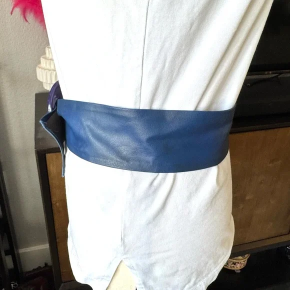 Vintage Blue Leather Belt with Blue Acrylic Buckle - Picture 4 of 7